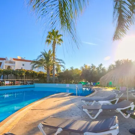 Apart-hotel Captain Karas Holidays